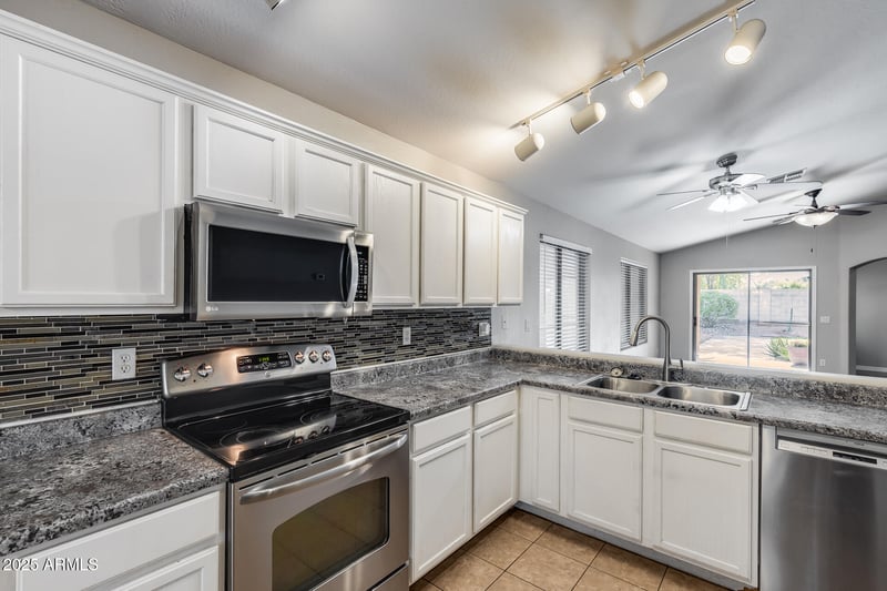 1991 Vineyard Plains Dr, San Tan Valley, AZ 85144