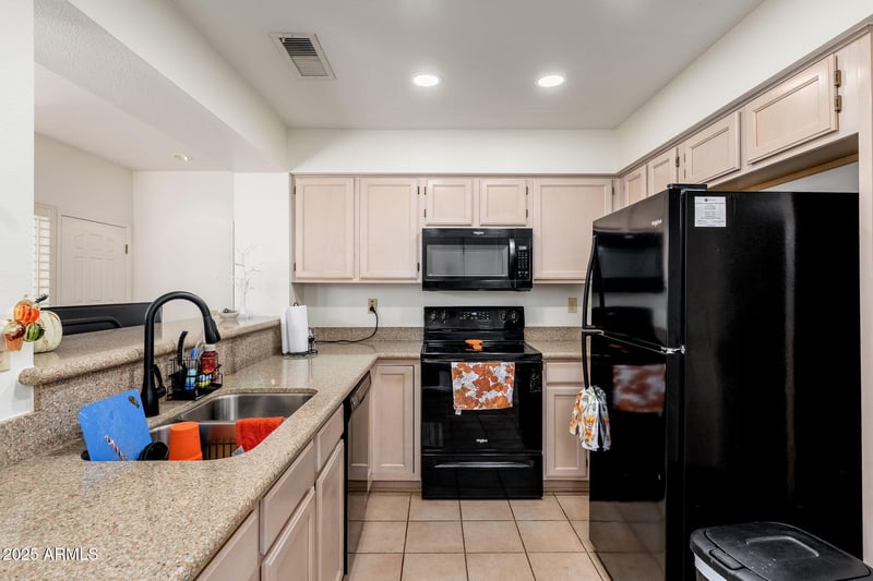 19921 Greenview Dr, Sun City West, AZ 85375