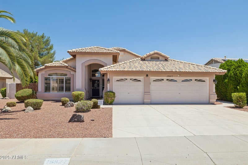 19927 108th Ln, Peoria, AZ 85373