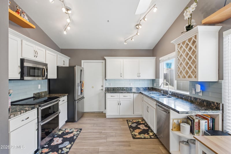 19969 N 76th Ave, Glendale, AZ 85308