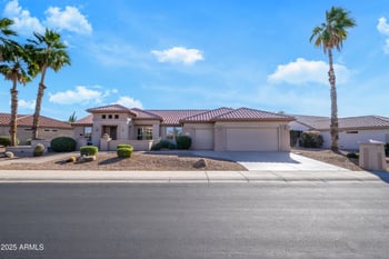 19973 Half Moon Dr, Surprise, AZ 85374