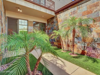 2 Biltmore Estate #115, Phoenix, AZ 85016