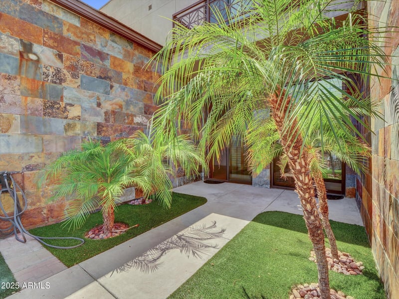2 Biltmore Estate #115, Phoenix, AZ 85016