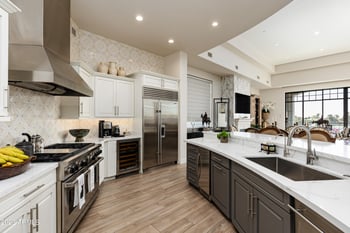 2 Biltmore Estate #205, Phoenix, AZ 85016