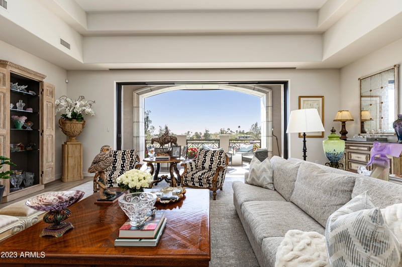 2 Biltmore Estate #205, Phoenix, AZ 85016