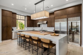 2 Biltmore Estate #207, Phoenix, AZ 85016