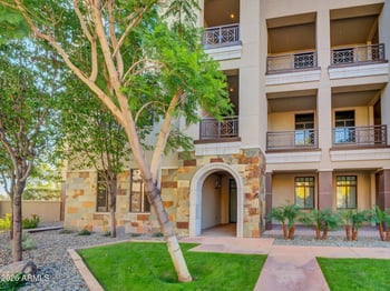 2 Biltmore Estate #211, Phoenix, AZ 85016
