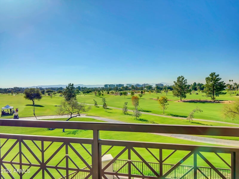 2 Biltmore Estate #211, Phoenix, AZ 85016