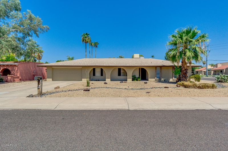 2 W Betty Elyse Ln, Phoenix, AZ 85023