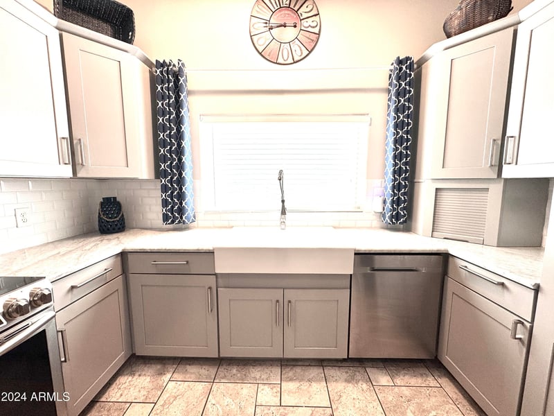 20 Aero Rd, Mesa, AZ 85205