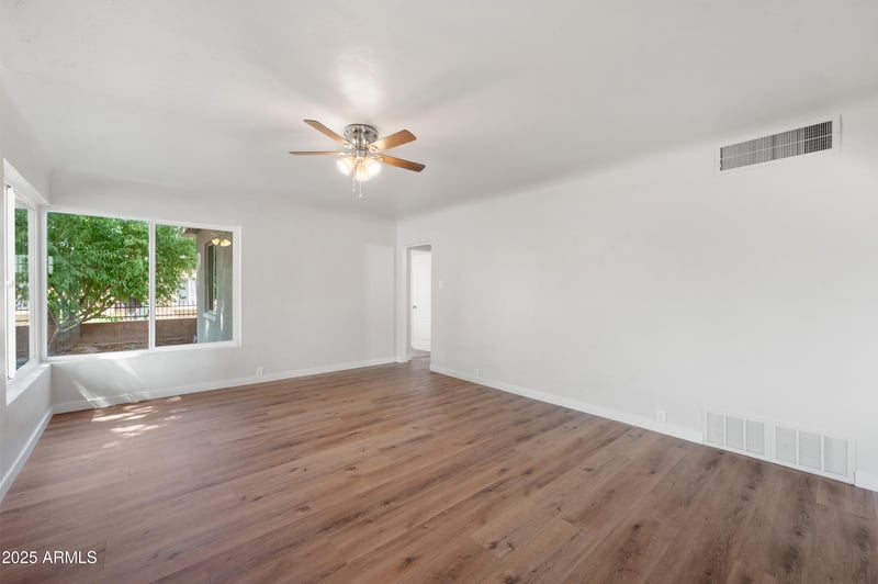 20 Saint Charles Ave, Phoenix, AZ 85042