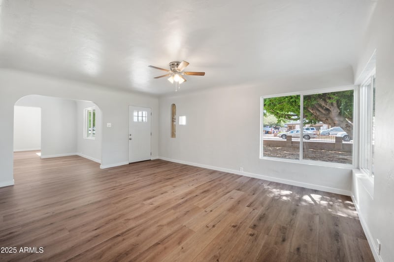 20 Saint Charles Ave, Phoenix, AZ 85042