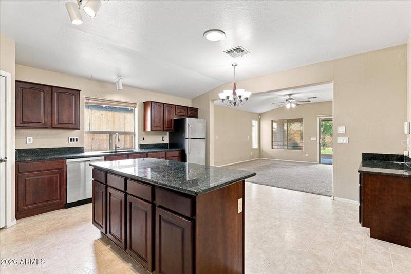 20 Cooper Canyon Rd, San Tan Valley, AZ 85143