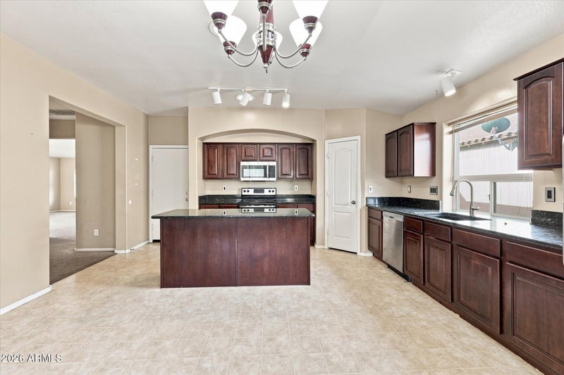 20 Cooper Canyon Rd, San Tan Valley, AZ 85143