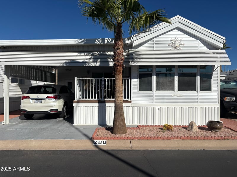 200 Nightdigger Dr, Apache Junction, AZ 85119