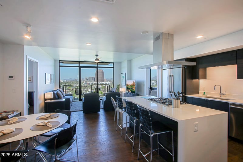 200 Portland St #1024, Phoenix, AZ 85003