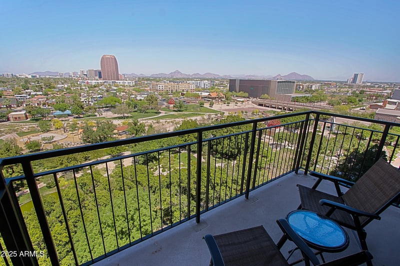 200 Portland St #1024, Phoenix, AZ 85003
