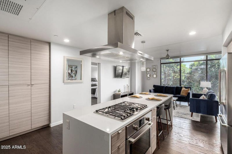 200 Portland St #322, Phoenix, AZ 85003