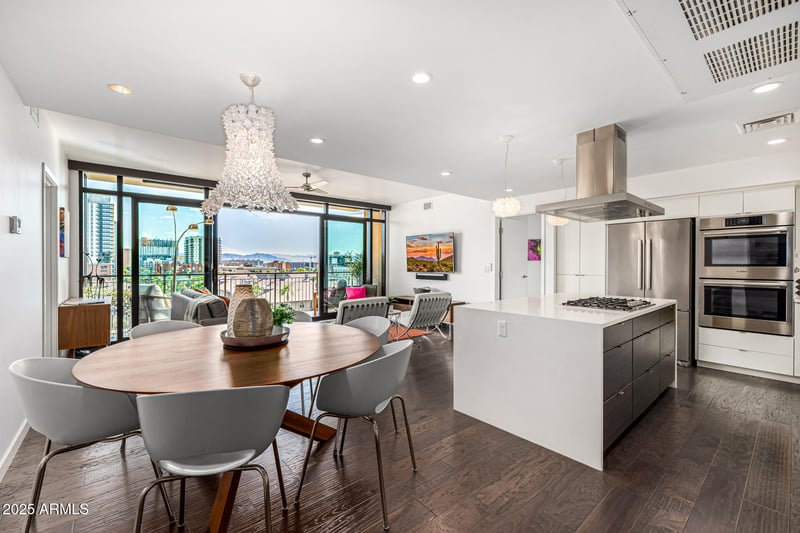 200 Portland St #827, Phoenix, AZ 85003