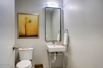 200 W Portland St #1311, Phoenix, AZ 85003