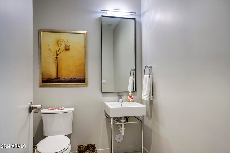200 W Portland St #1311, Phoenix, AZ 85003