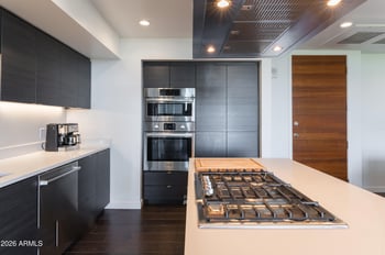 200 W Portland St #624, Phoenix, AZ 85003