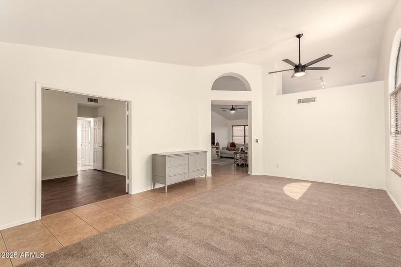 20003 43rd Dr, Glendale, AZ 85308