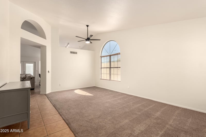20003 43rd Dr, Glendale, AZ 85308