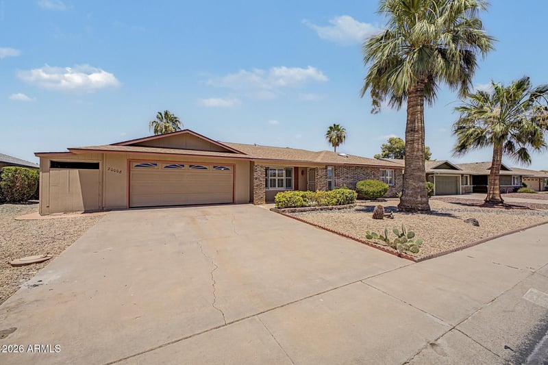 20008 Willowcreek Cir, Sun City, AZ 85373