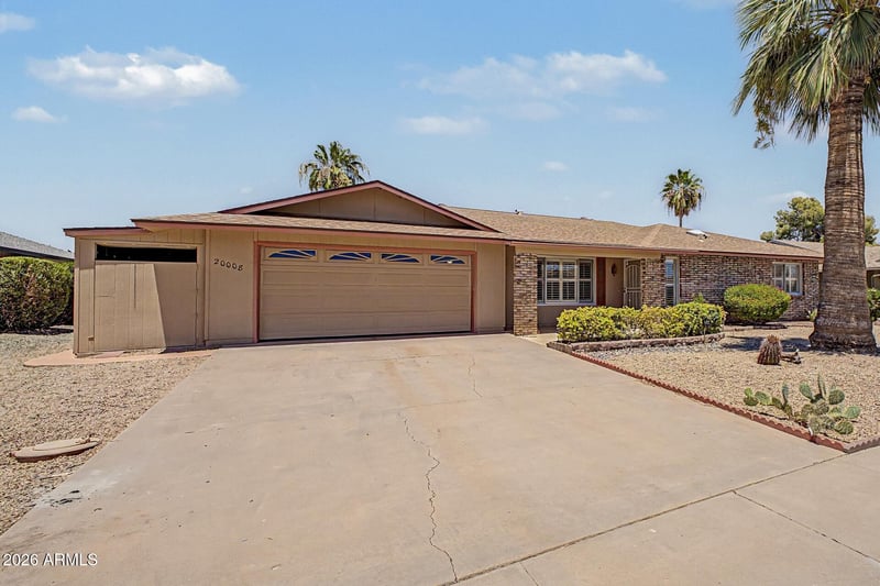 20008 Willowcreek Cir, Sun City, AZ 85373