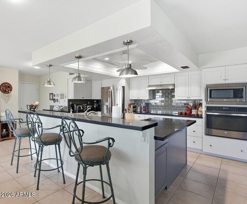 20013 N Willowcreek Cir, Sun City, AZ 85373