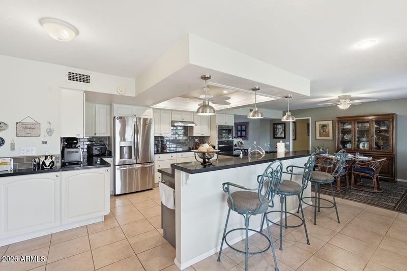 20013 N Willowcreek Cir, Sun City, AZ 85373