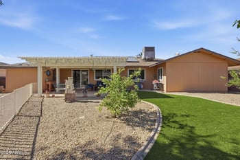 20013 Willowcreek Cir, Sun City, AZ 85373