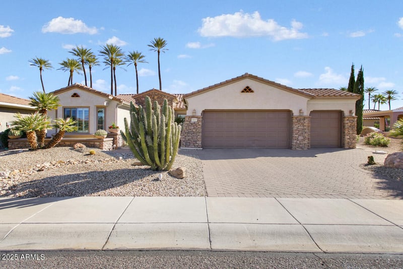 20017 Coronado Ridge Dr, Surprise, AZ 85387