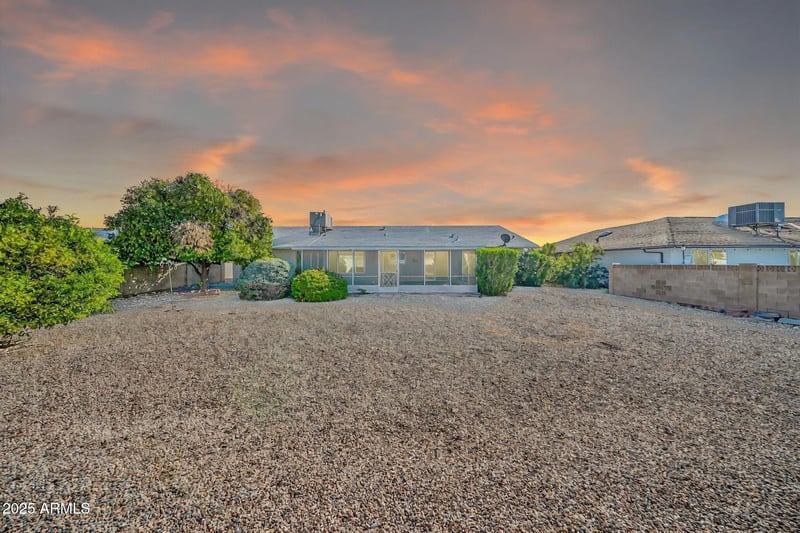 20018 Lakeforest Dr, Sun City, AZ 85373