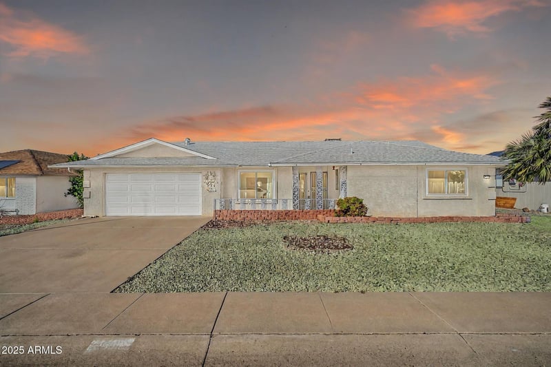 20018 Lakeforest Dr, Sun City, AZ 85373