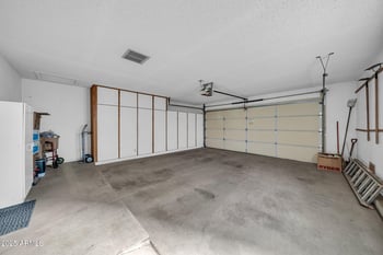 20018 Lakeforest Dr, Sun City, AZ 85373