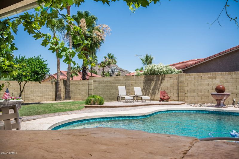 2002 E Sheena Dr, Phoenix, AZ 85022