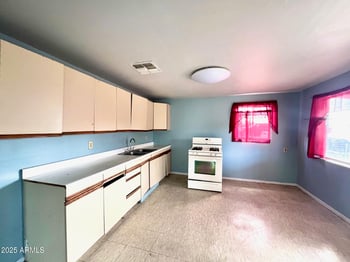 2002 Lawrence Rd, Phoenix, AZ 85015