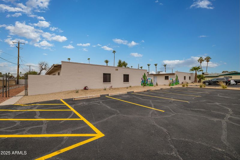 2002 N 50th St, Phoenix, AZ 85008