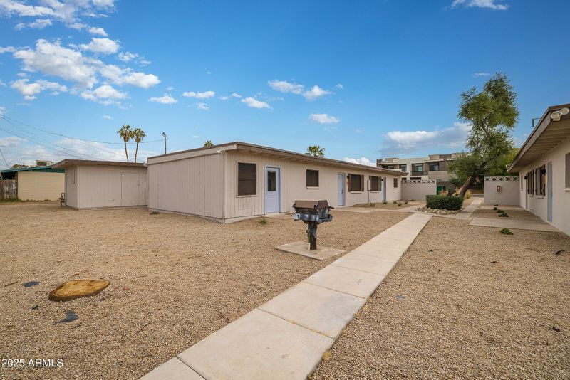 2002 N 50th St, Phoenix, AZ 85008