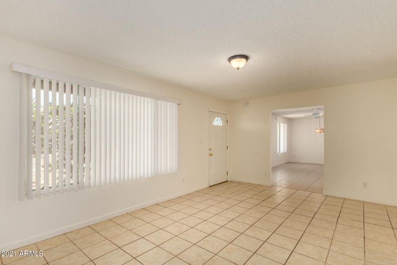 2002 W Topeka Dr, Phoenix, AZ 85027