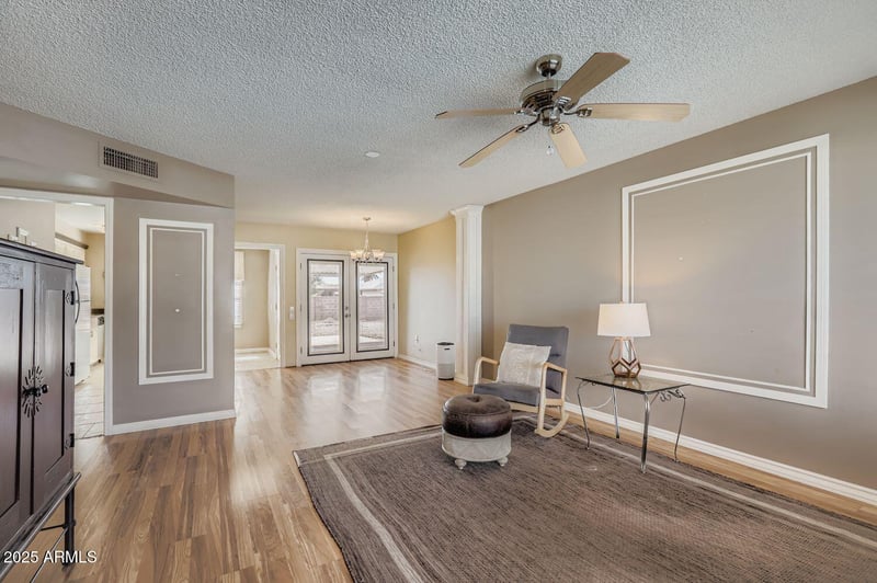 20025 Willowcreek Cir, Sun City, AZ 85373