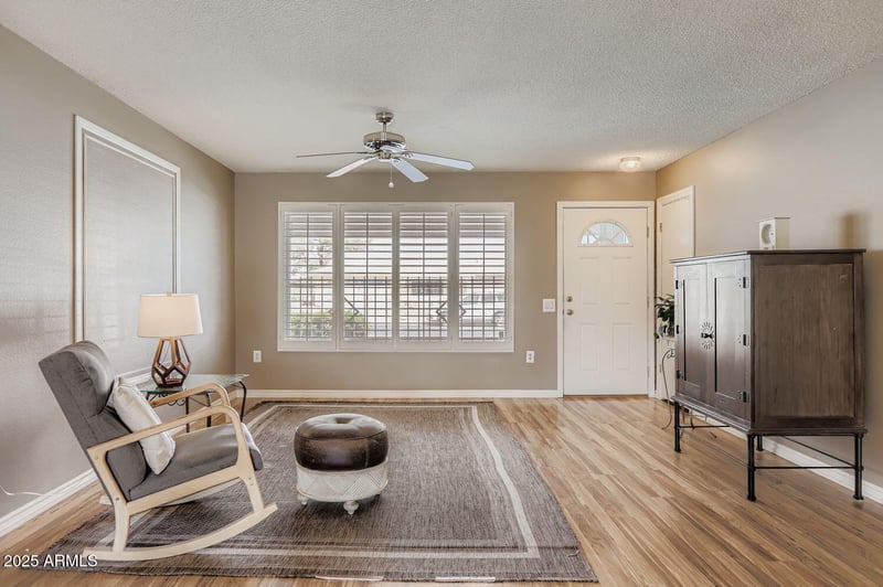 20025 Willowcreek Cir, Sun City, AZ 85373