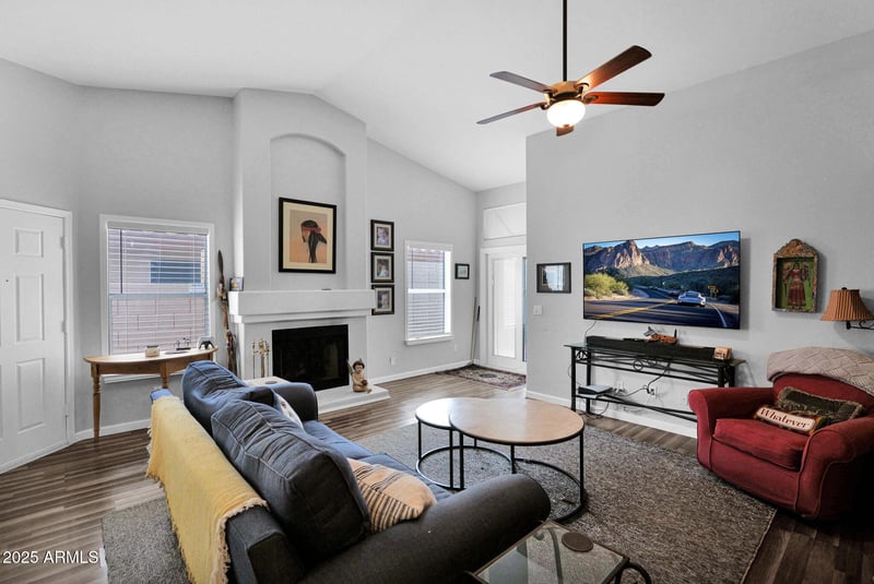 20028 30th Pl, Phoenix, AZ 85050