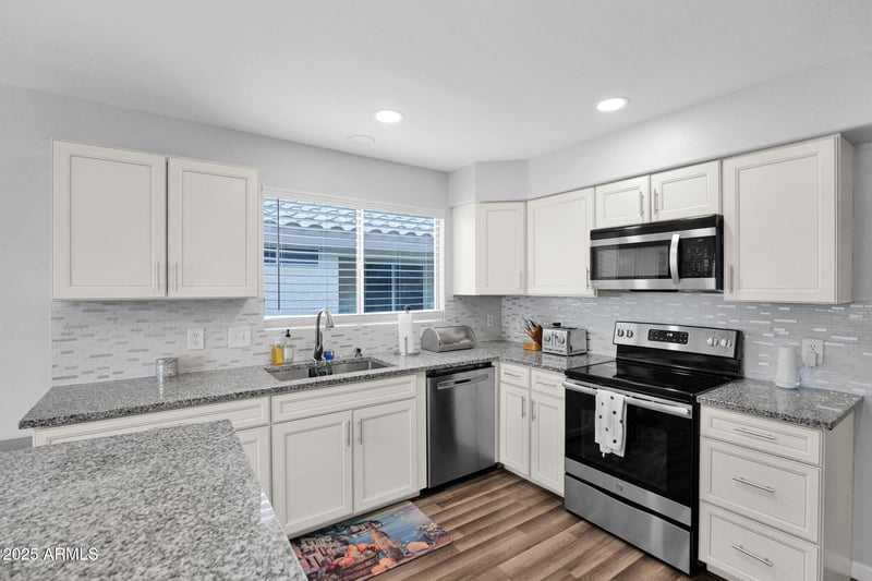 20028 30th Pl, Phoenix, AZ 85050