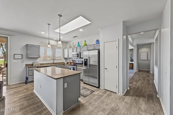 20031 N Clear Canyon Dr, Surprise, AZ 85374