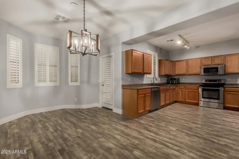 20032 49th Dr, Glendale, AZ 85308