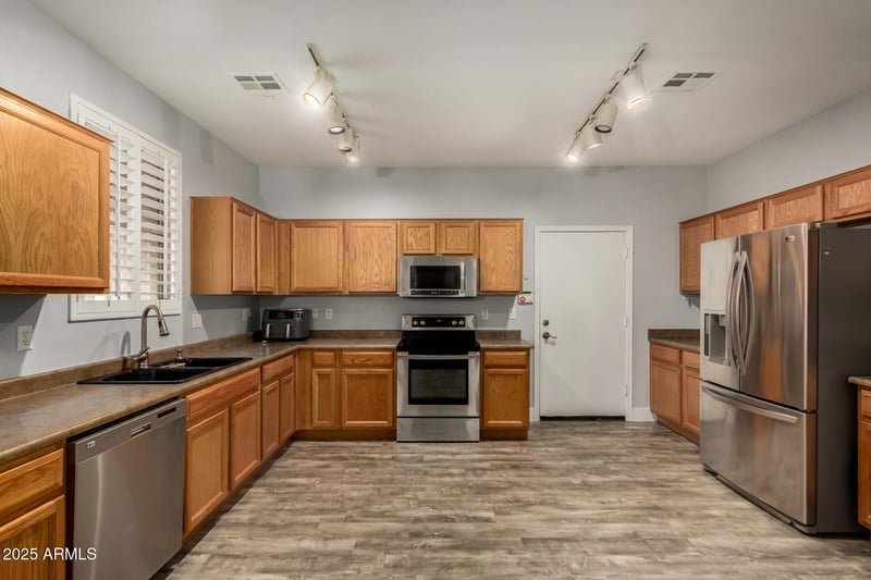 20032 49th Dr, Glendale, AZ 85308