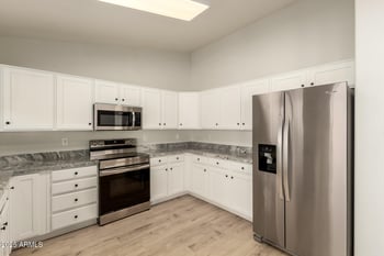 20037 110th Ln, Sun, AZ 85373